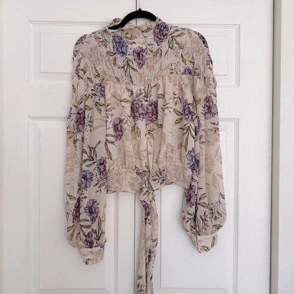 ASTR the‎ Label Women’s Rhonda Cream Floral Print Long Sleeve Blouse Medium EUC - Picture 7 of 16